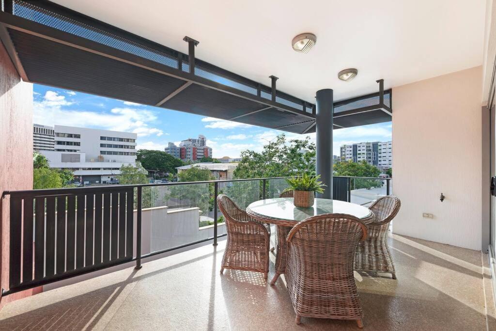 Artistic Escape With Balcony And Parking