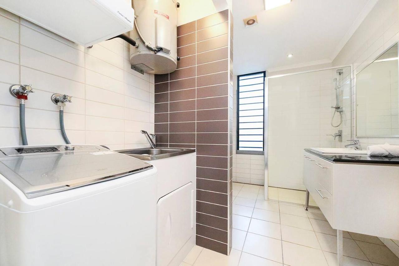 Artistic Escape With Balcony And Parking *
